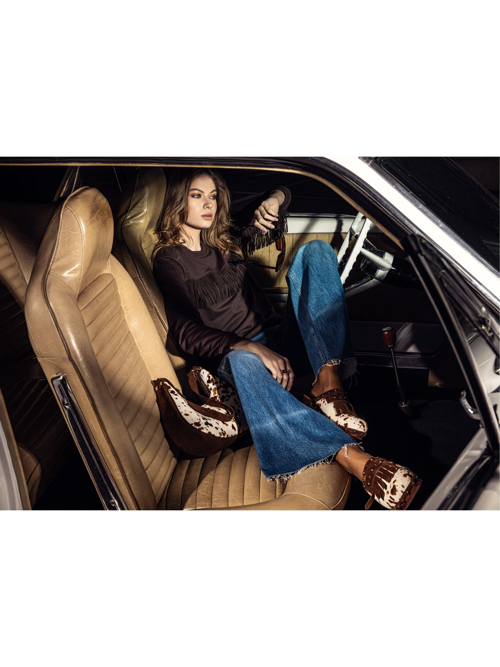 Sweatshirt castanha com franjas — Bamburi, catálogo FW26