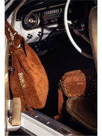 Mala hobo em camurça camel — Bamburi, catálogo FW26