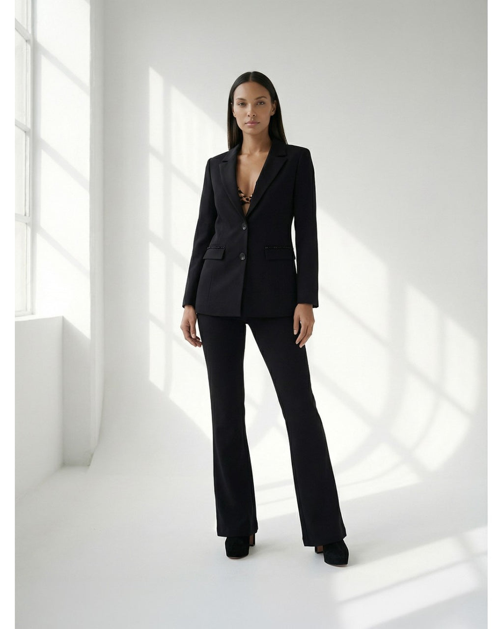 Blazer preto com pormenor de missangas Scripta - vista 2